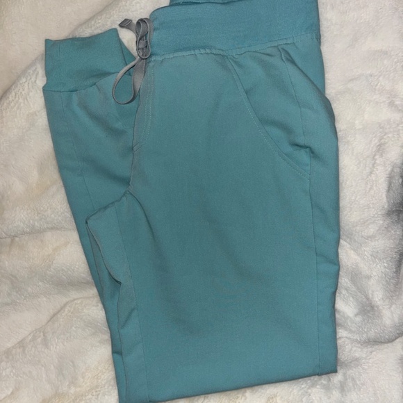 Figs Scrubs - Picture 3 of 3